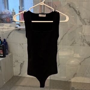 Aritzia - Babaton - Black Ribbed Square Neckline Bodysuit - Size XS